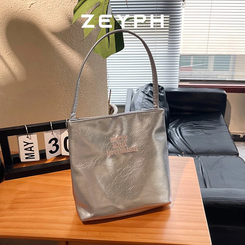 

Zeyph Minimalist Solid Colour Pu Material Women s Four Seasons Medium Handbag Essential Bag For Commuting