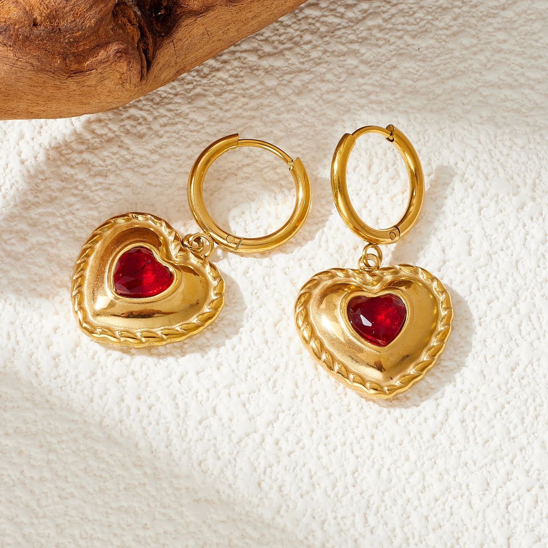 18k Gold Plated Heart Shape Inlay Red Stone Drop Earrings for Women Trendy Stainless Steel Dangle Earring Jewelry Party Gift