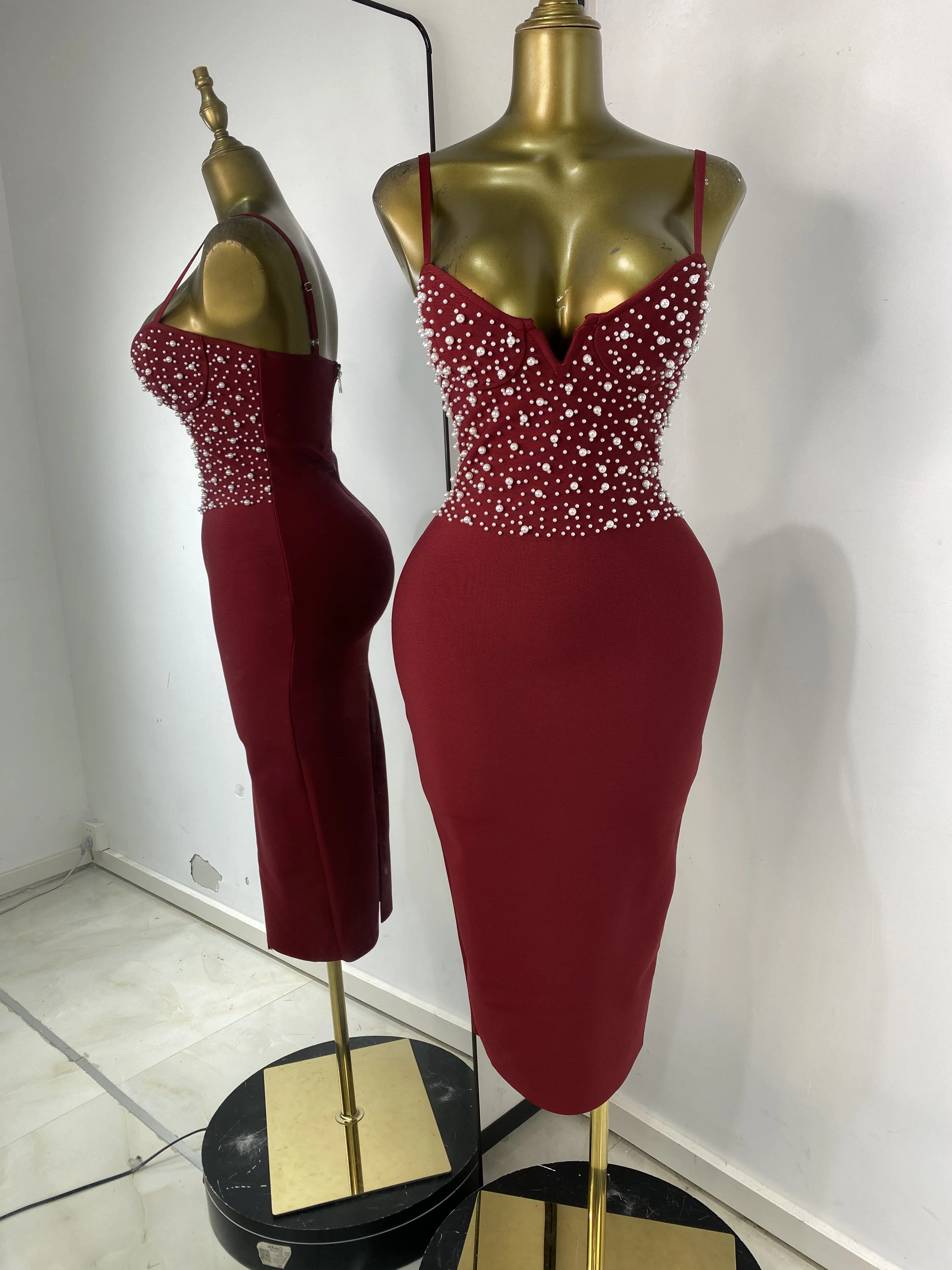 أزياء المرأة بورجوندي ضمادة اللباس السباغيتي حزام الخامس الرقبة اللؤلؤ التطريز طول الركبة OL الأعمال فساتين الحفلات المسائية