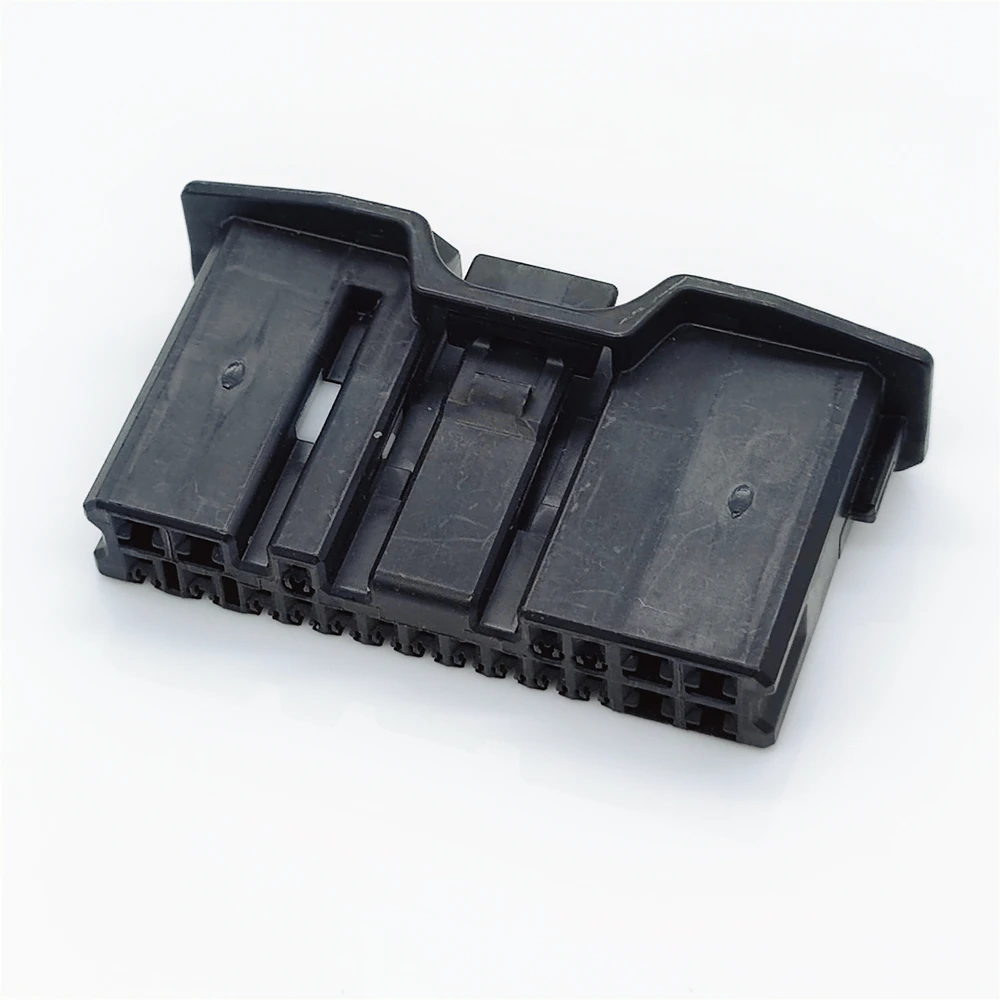 6098-6876 20 Pin Unsealed Automotive Connector Female TS Series Hybrid 0.64mm 1.5mm PBT Black for Wiring