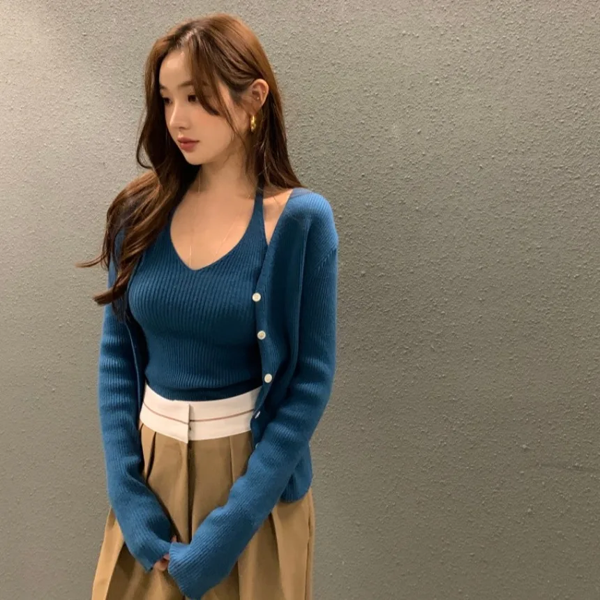 Women's Knitted V-Neck Long Sleeve Vest Set Soft Neck Hanging Sleeveless Cardigan Slimming Effect Autumn Fashion Polyester Fiber
