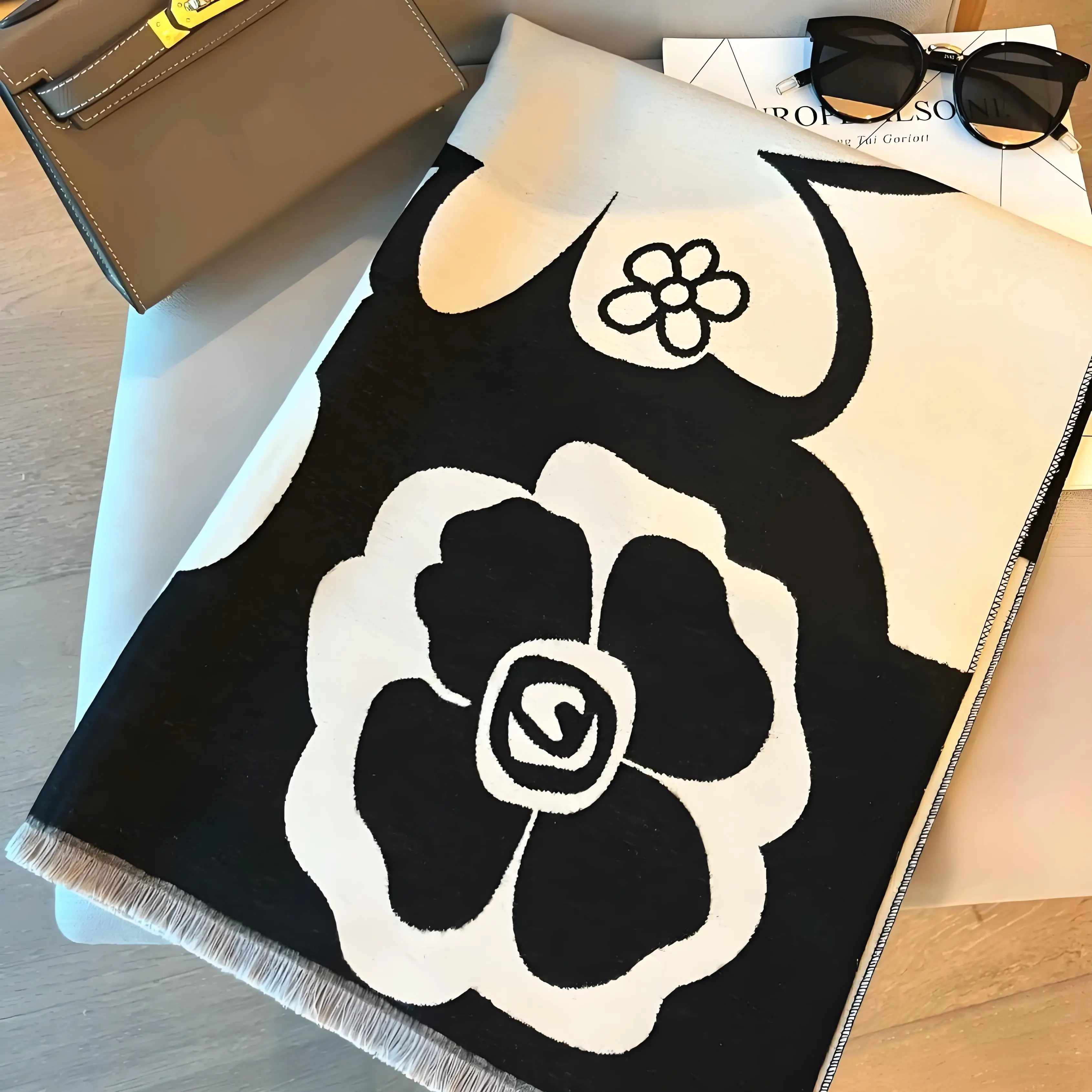 شال نسائي خفيف بالأبيض والأسود ، وشاح فاخر ، غرف أنيقة ومتعددة الاستخدامات مكيفة الهواء ، الربيع والصيف