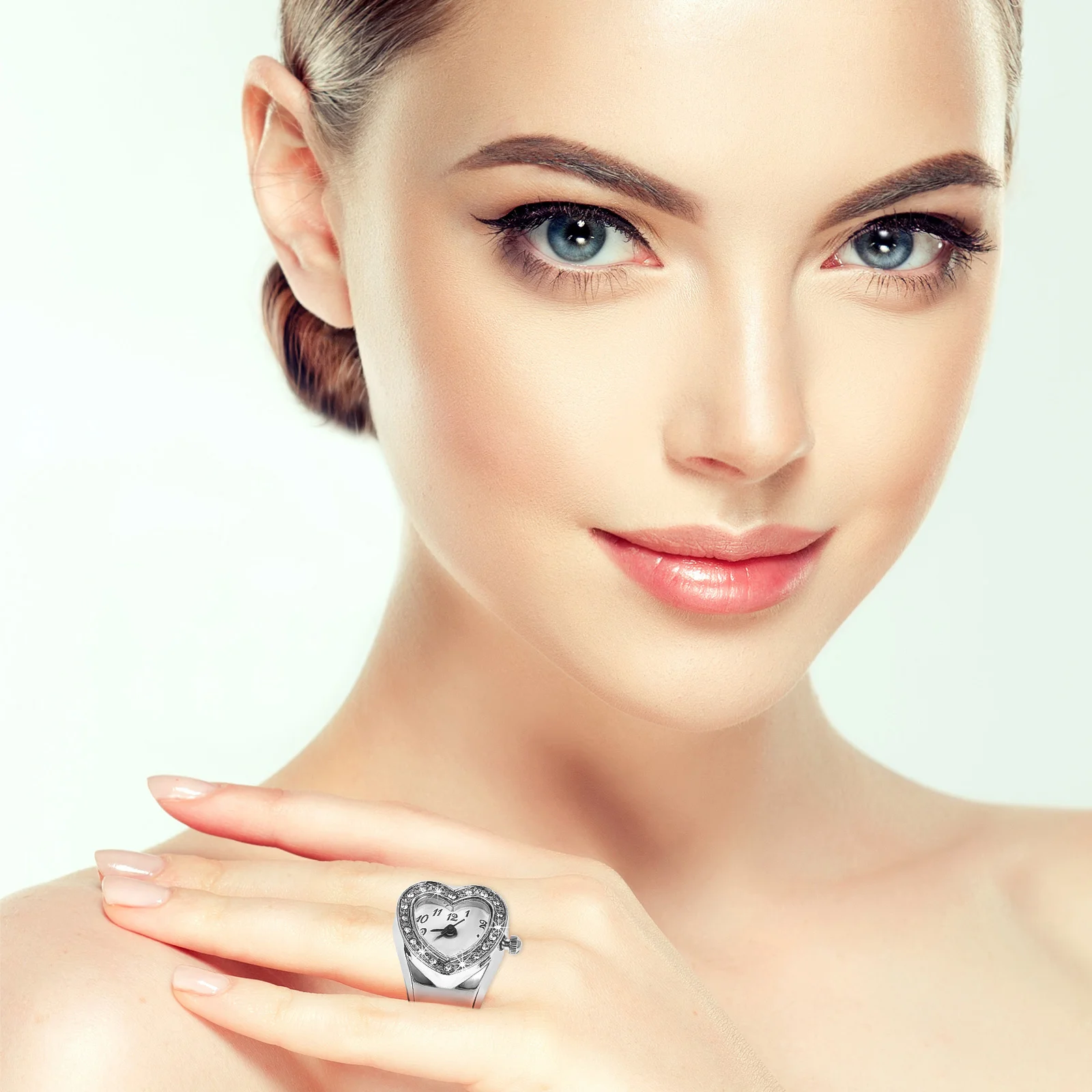 

1Pcs Heart Shape Retro Ring Watch Elastic Quartz Finger Watch for Men Women Casual Party Dating Gift Festival Gift