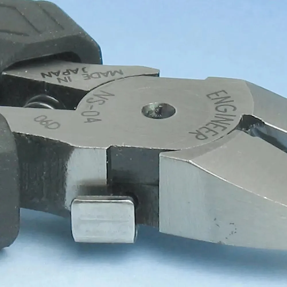 

Инструмент ENGINEER NS-04/6: Антистатические мини-диагональные плоскогубцы для точных работ, с безопасным захватом, закаленными губками из углеродистой стали, бокорезы
