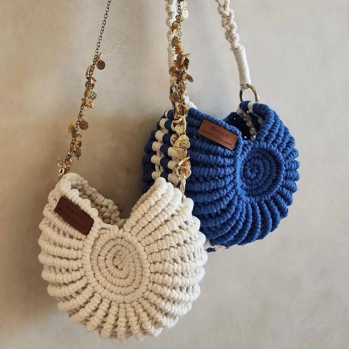Women Handwoven Fashionable and Simple Seashell Shell Handbag Pure Color Coin Pouch Clutch Bag