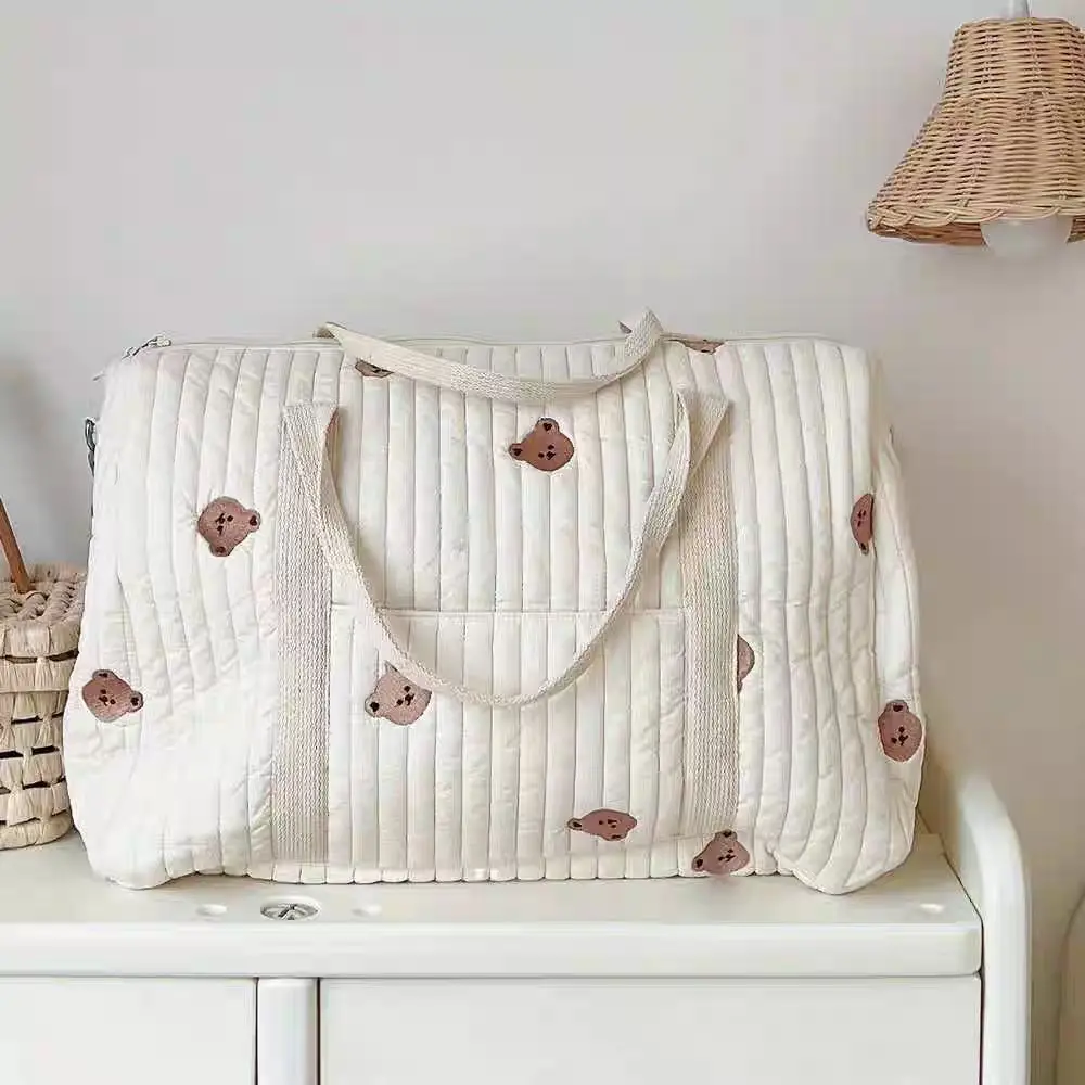 Sac de voyage grande capacité multifonctionnel avec broderie d'ours de dessin animé, sac de voyage à fleurs douces, sac de voyage pliable à main