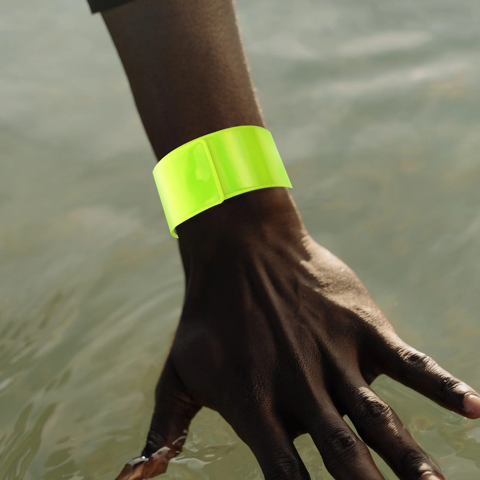 6Pcs Reflective Wrist Bands Snap Safety Bracelets for Cycling Running Night Visibility Reflector Strip Armband High Visibility