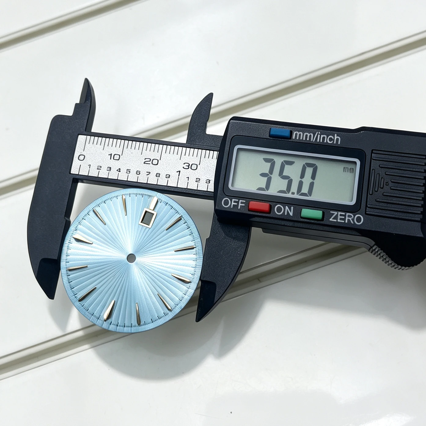 35mm Dial, NH35 Dial, Available In Multiple Colors, With Radial Patterns. Replacement  Watch Accessories. Support Customization