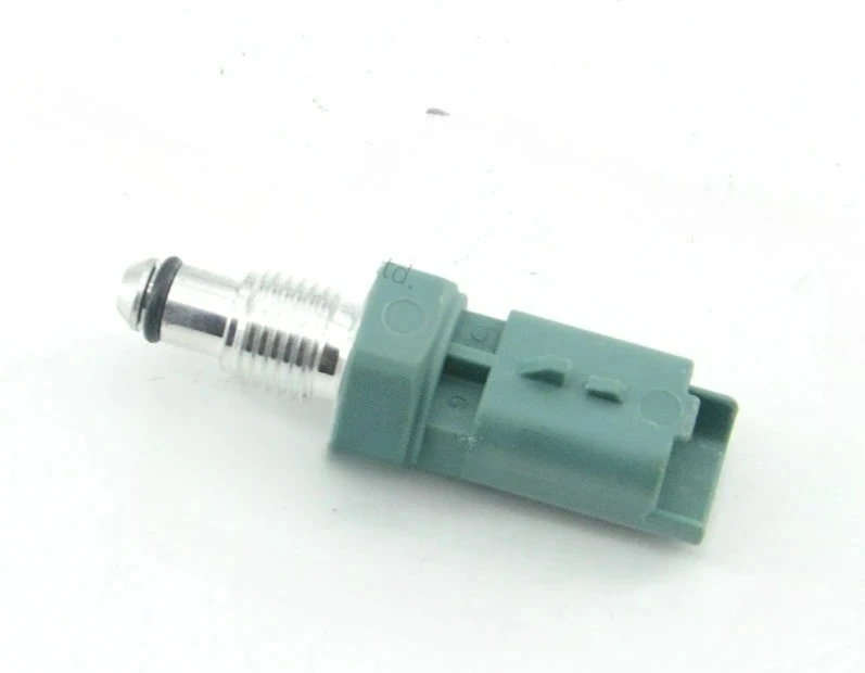 Brand New Oil Coolant Temperature Sensor 9307Z529A For Ford Nissan Peugeot Renault Ssangyong