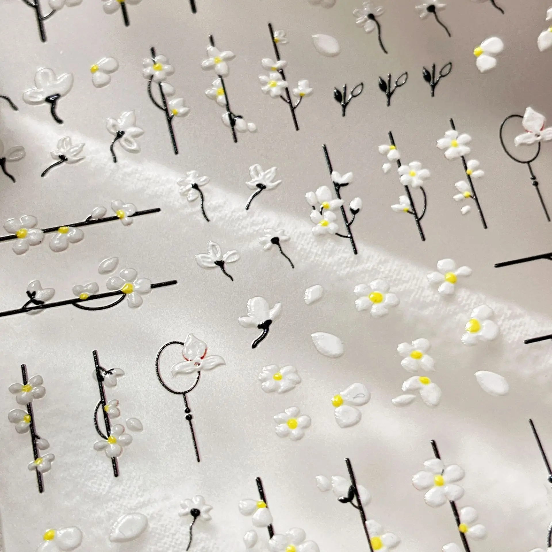 1 unidad de pegatinas de uñas 5D de flores blancas en relieve, pétalos de otoño e invierno, arte de manicura romántico Floral, pegatina autoadhesiva decorativa