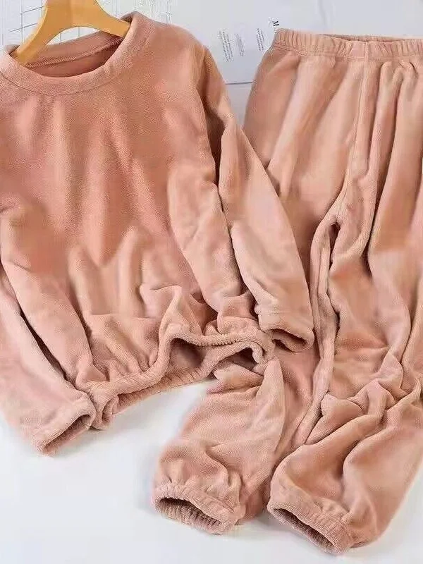 Thickened Coral Fleece Loungewear Set for Men And Women Casual Loose Fit Sleepwear Or Home Wear Suitable for Outdoor Wear