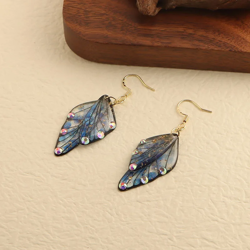 Minar Fairy Clear Gradient Color Resin Wings Dangle Earrings für Damen Großhandel Kupfer Strass Schmetterlingsanhänger Ohrring