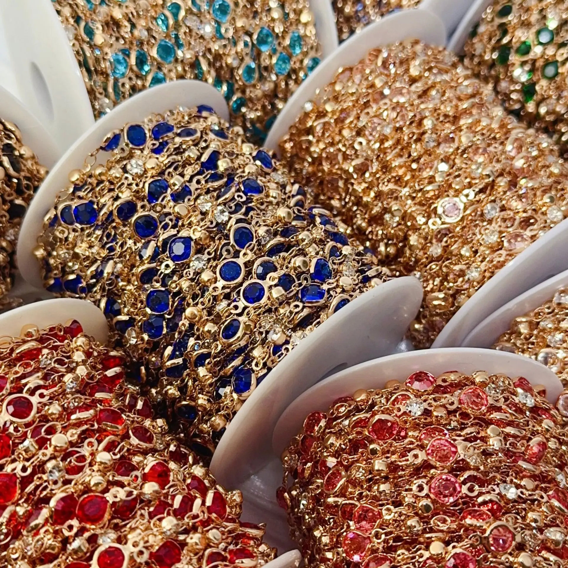 

1М Цепочка из стеклянных страз ручной работы с медными элементами, хрустальными бусинами, для ожерелий, браслетов, DIY украшений, декора одежды и аксессуаров