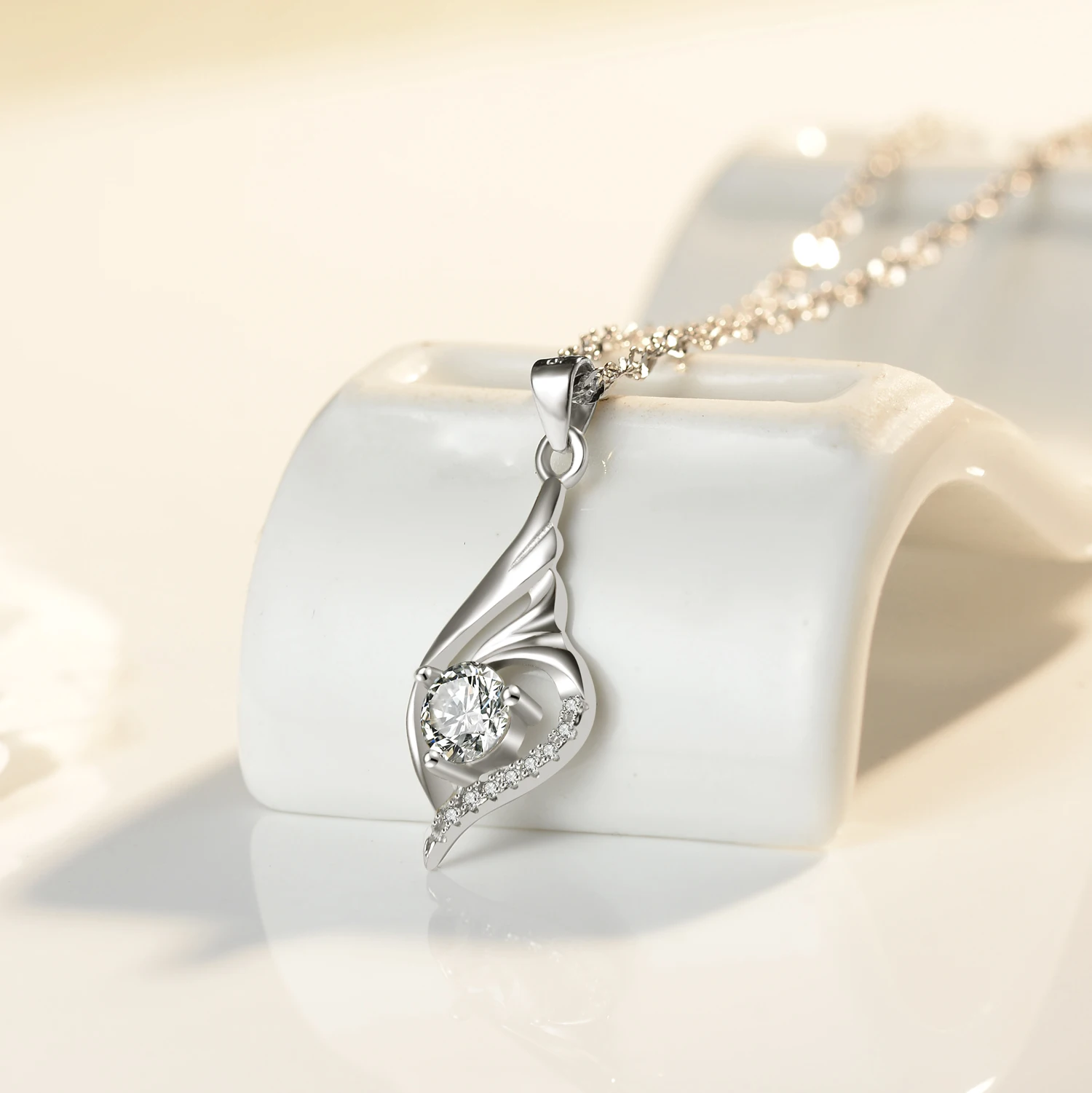 Classic six-claw, Morsan Diamond Pendant, female metal necklace, clavicle chain