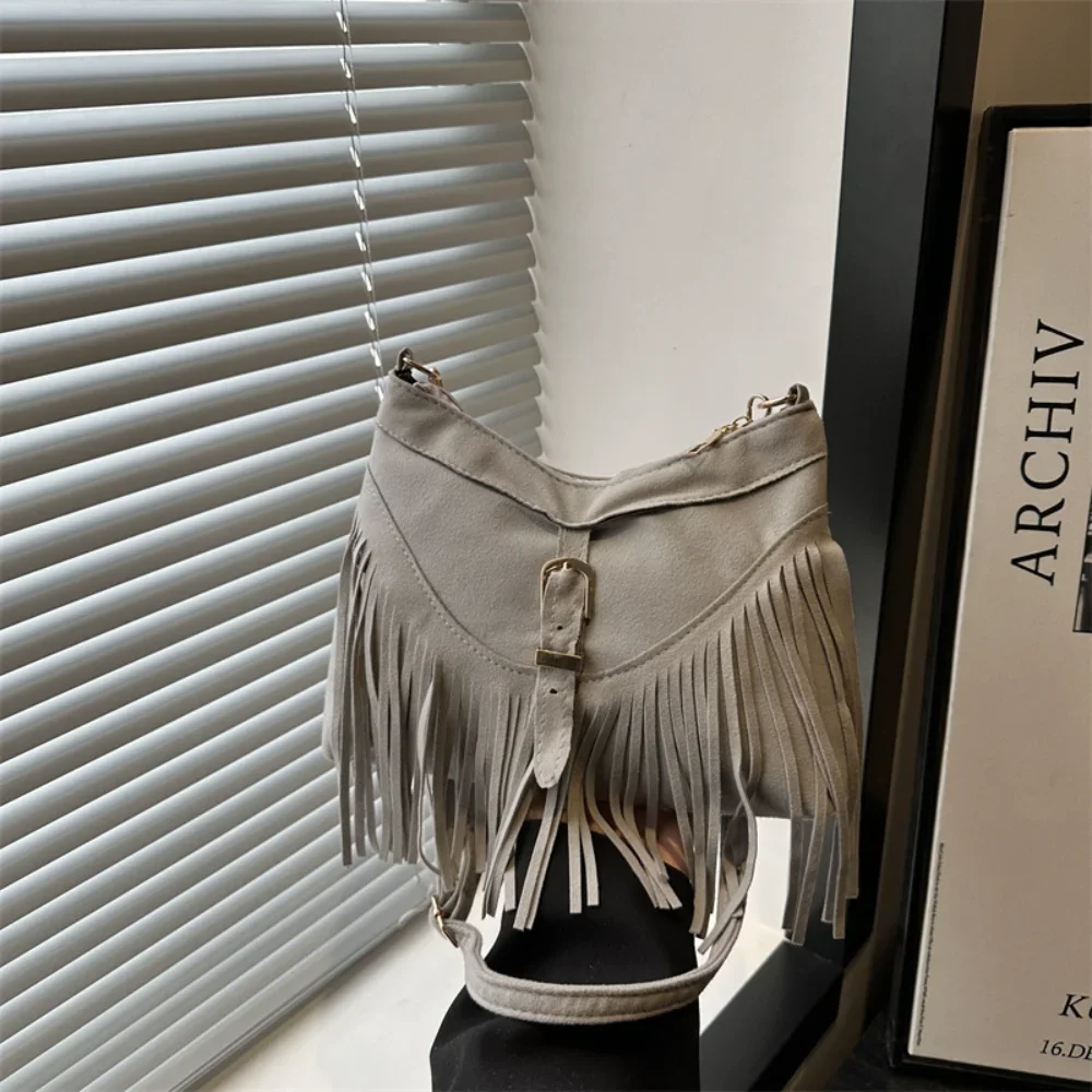 

Retro Messenger Bag Women'S Solid Color Shoulder Bag Tassels Crossbody Bag Stylish Frosted Leather Handbag For Casual Outings