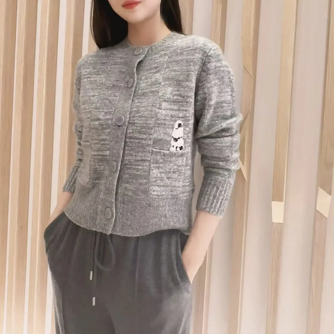 

Gray temperament versatile crew neck knitted cardigan women's autumn and winter jacquard single-breasted sweater top 51c