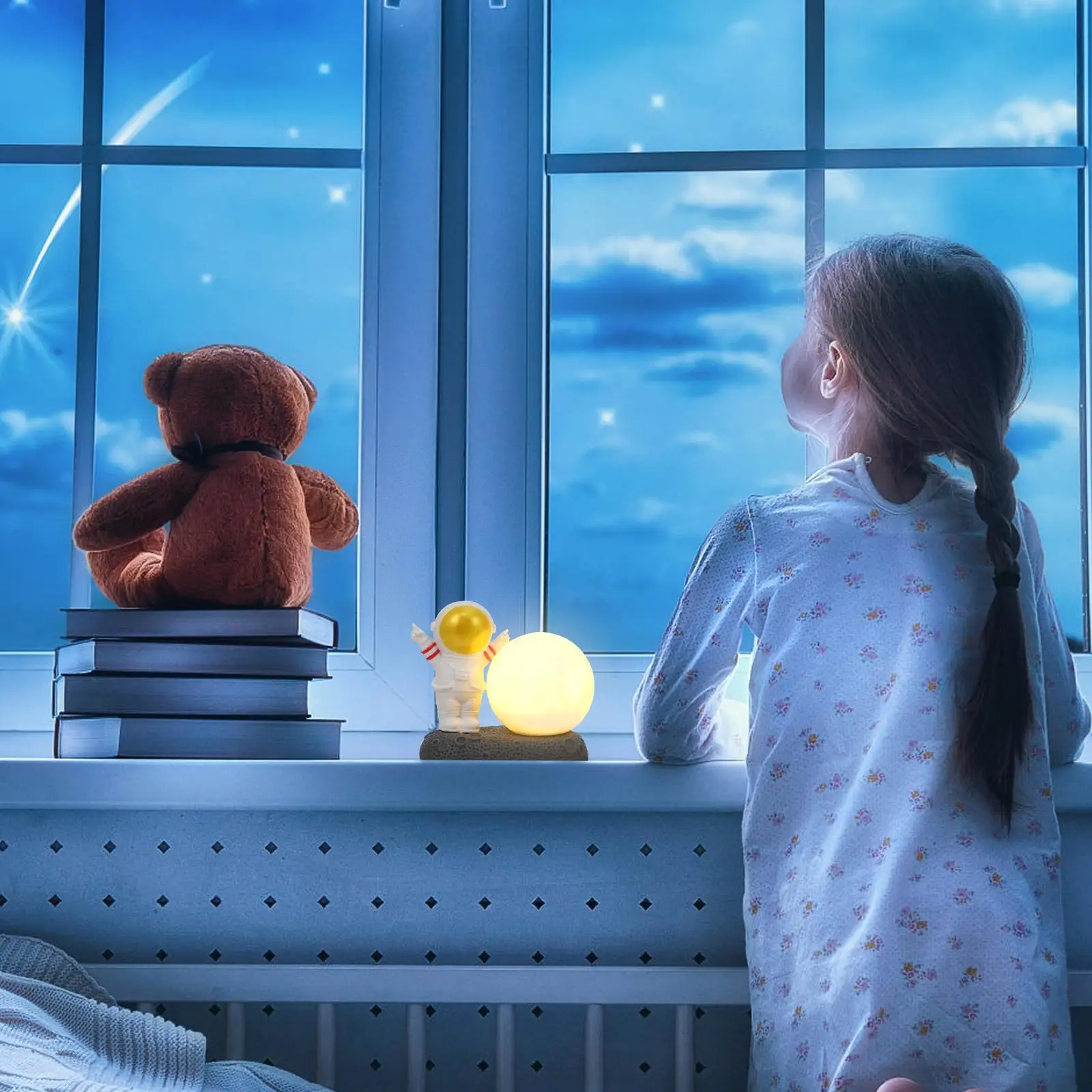 Astronaut Night Light Golden Resin Decor Mini nament Creative Desktop Atmosphere Lamp Small Safe Button Battery