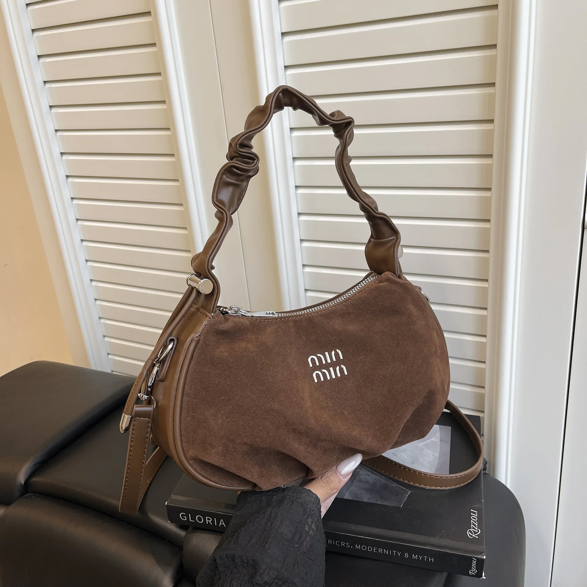 

Retro Matte Square Bag for Women Vintage Chic Crossbody Shoulder Bag Elegant Minimalist Underarm Purse for Daily Commute Work