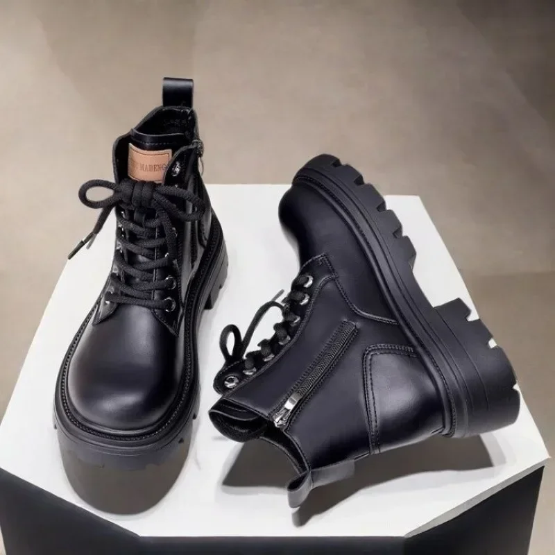 Damen-Stiefeletten aus weichem Leder, rutschfeste kurze Stiefel mit dicker Sohle, neue Winterstiefel im britischen Stil mit Schnürung, bequeme Plateau-Modestiefel