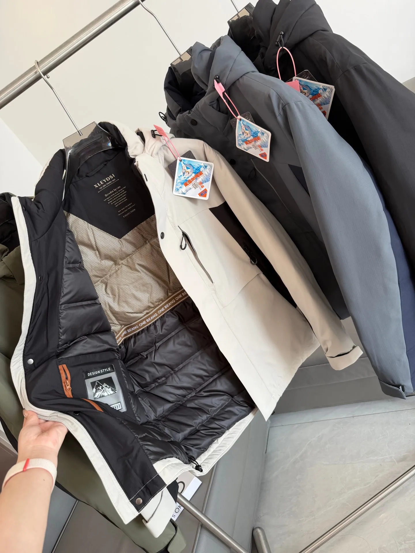 

Мужская утепленная водонепроницаемая пуховая куртка для активного отдыха, 90% пухового наполнителя, теплая, повседневная, на молнии, стандартный крой, осень-зима