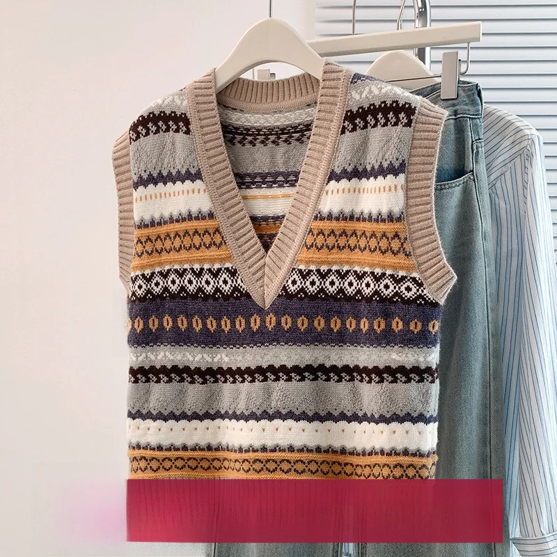 

Women's Loose V-Ne Knitted Vest Autumn Faion Slimming Striped Sweater Single Button Base Layer Top Thin Model Regular Length