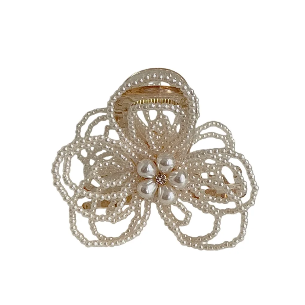 

Водонепроницаемая заколка-краб с жемчугом и цветами, с белыми бусинами в форме зерен, элегантная, ручной работы, для женщин