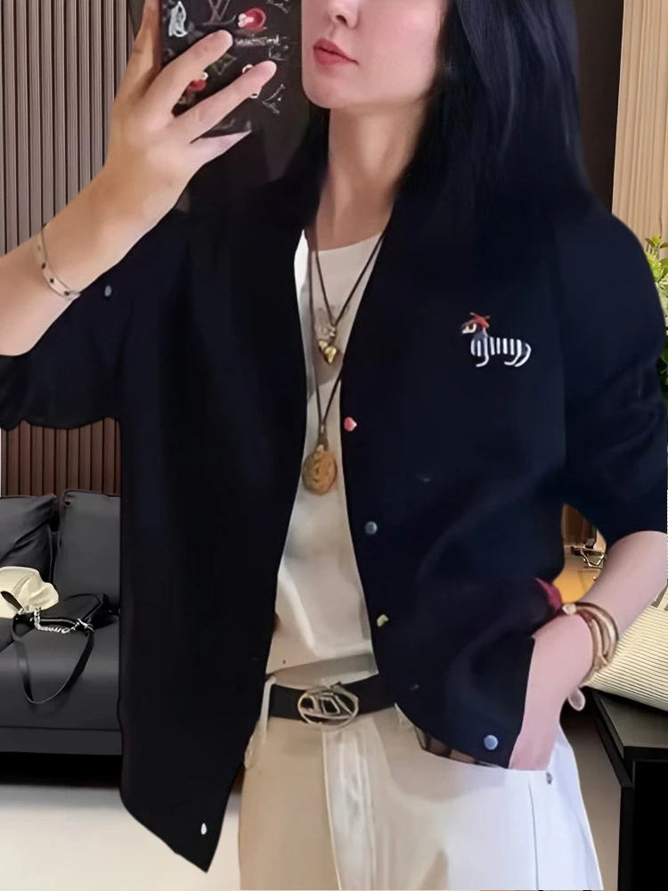 

Женский кардиган на пуговицах с вышивкой, тяжелой отделкой и дизайнерским акцентом, весна-осень