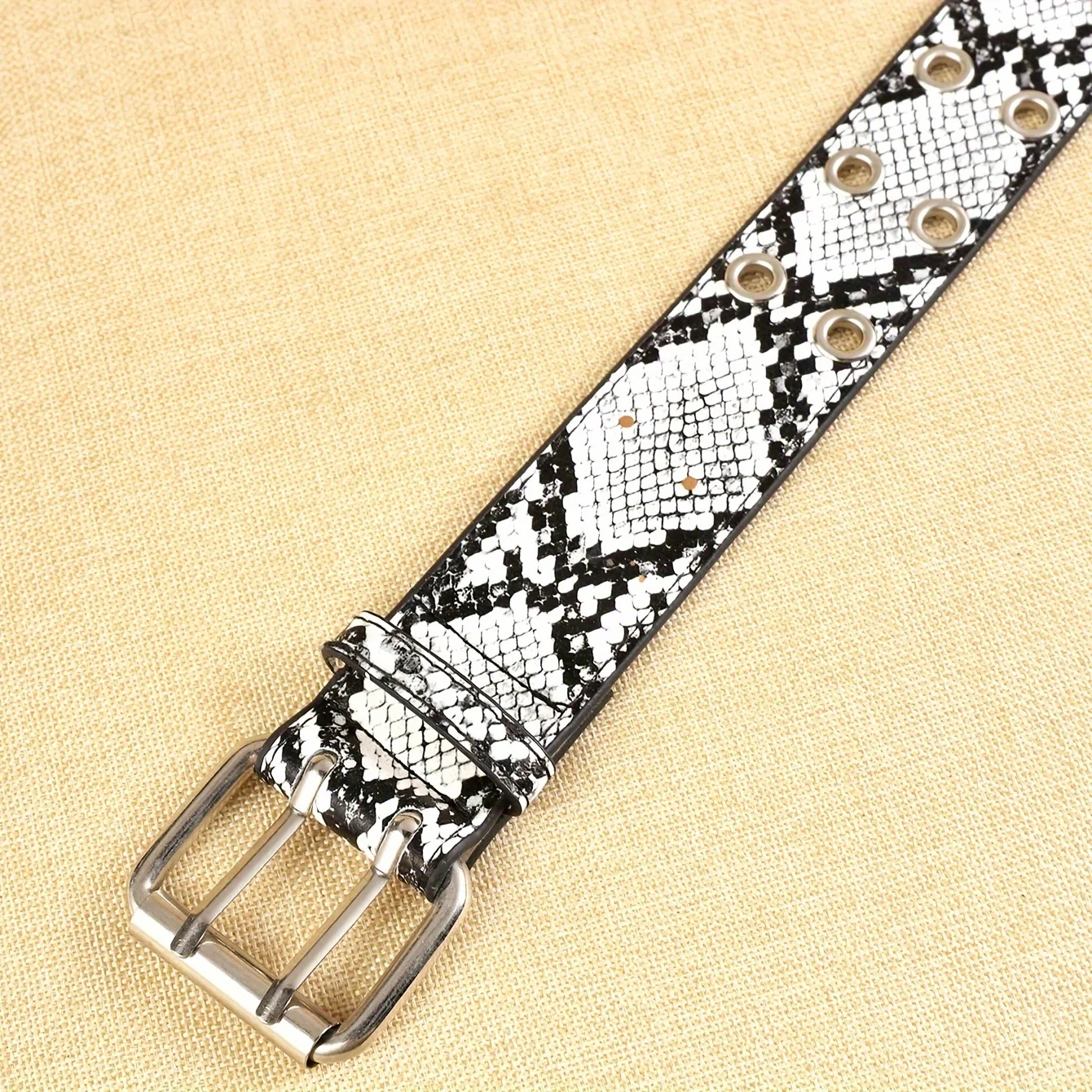 1 Piece Women's Python Pattern Black and White PU Waistband Bohemian Style Leather Belt with Double Metal Buckles, Essential for