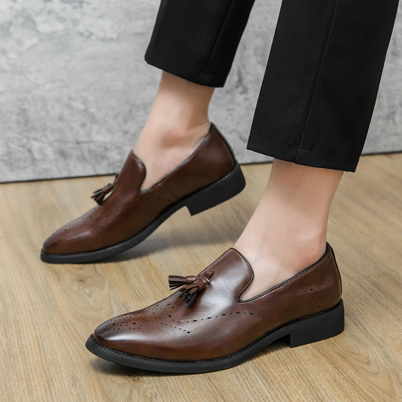 British Brock tassel loafers men\'s feet Business sculptured leather leather breathable slip-on men\'s shoes 46 plus size