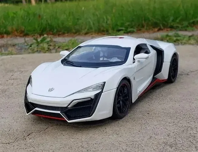 1:24 ライカンハイパースポーツ合金スポーツカーモデルダイキャスト & おもちゃの車金属おもちゃの車のモデル音と光コレクションおもちゃギフト