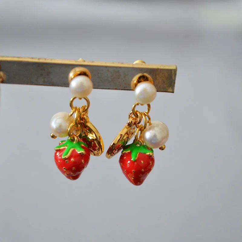 

Japanese and Korean Fresh and Sweet Handmade Enamel Cute Strawberry Little Coins Charming Freshwater Pearl Earrings Girl Gifts