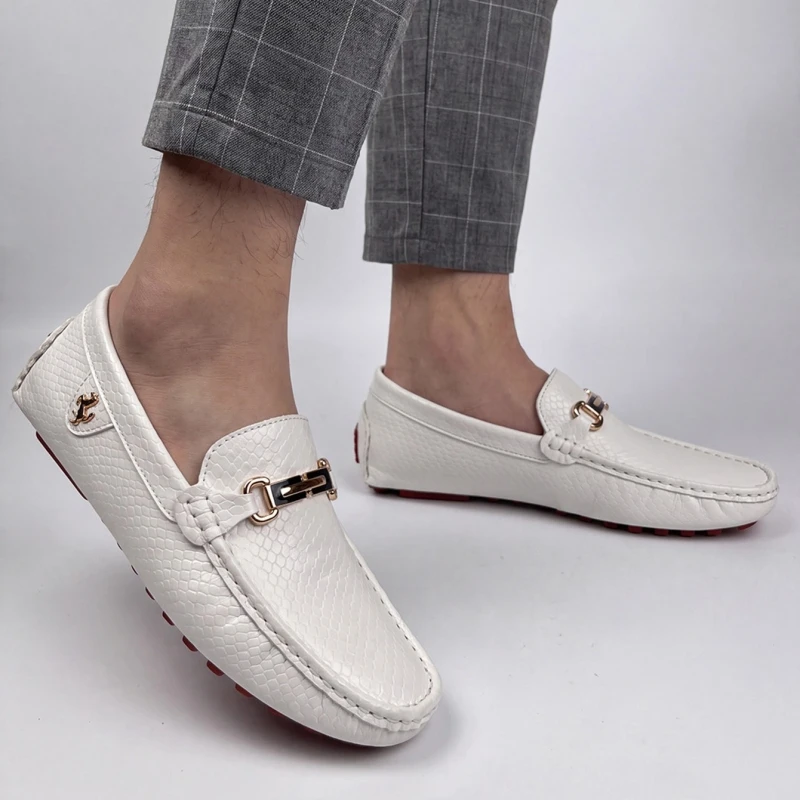 Modische Designer-Leder-Loafer für Herren, bequeme Slipper, leichte, rutschfeste Freizeitschuhe für Herren, flache Herrenschuhe. – Detail 13