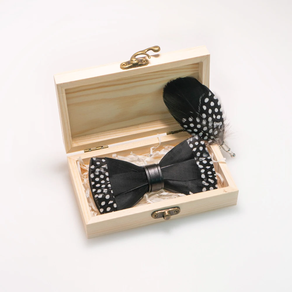 Pajarita de boda para hombre, pajarita de plumas hecha a mano, broche de pajarita preatado en blanco y negro, conjunto con caja de madera para