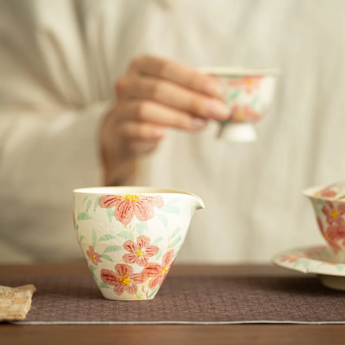 150ML Rock Mine White Hand Painted Tsubon Flower Brewing Teapot Anti-scalding Ceramic Teapot Light Luxury KungFu Fair Cup Teacup