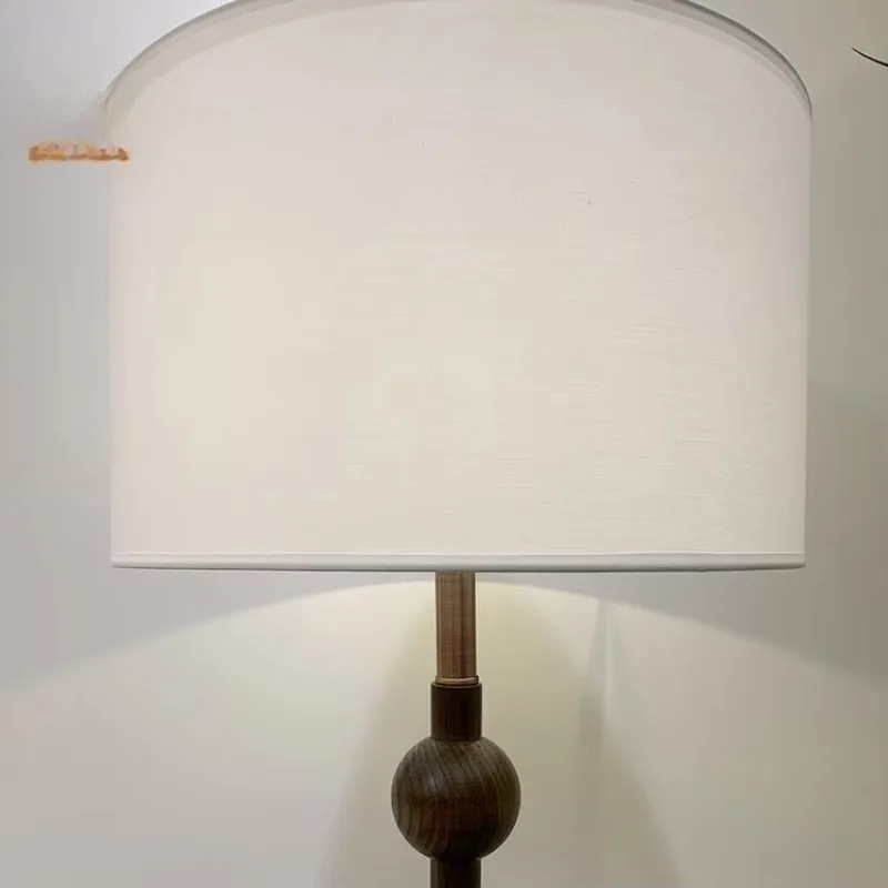 Floor lamp French medieval living room sofa next to high-end retro new Chinese atmospheric vertical table lamp