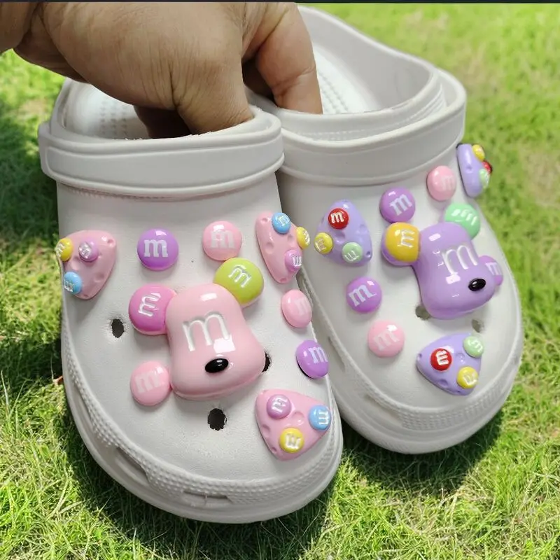 

Whole Set Hot Sale DIY Hole Shoes Charms for Cute Cartoon Handmade Charms Designer Quality Garden Shoe Decoration Girl Gift 2024