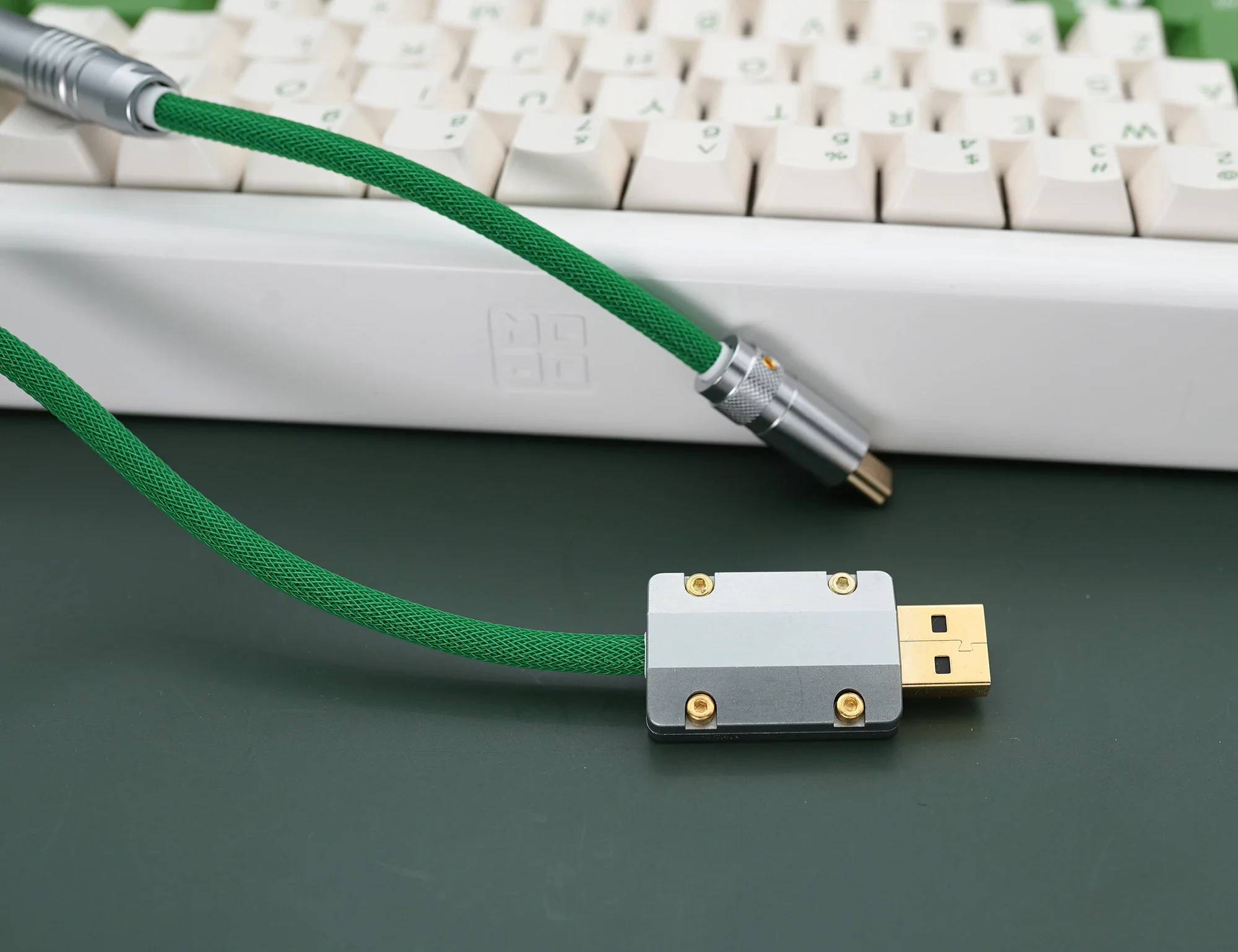 GeekCable Pole Shark handgemaakte aangepaste mechanische toetsenbord navigatiestekker datakabel GMK thema SP Keycap Line wit groen