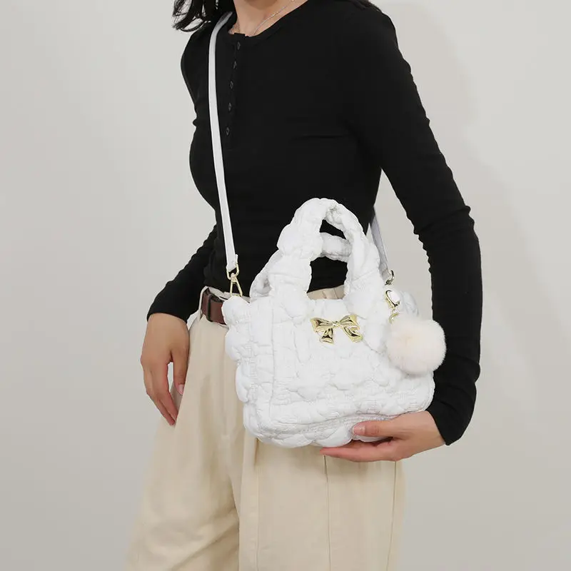 2024 niche new cloud bag pleated versatile large capacity single shoulder underarm crossbody bag