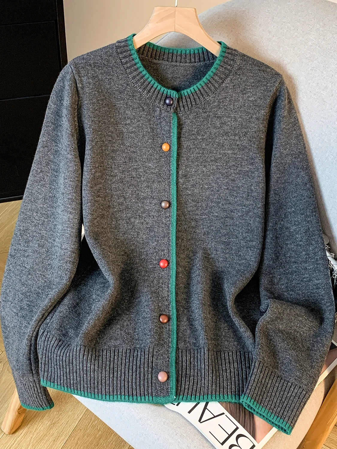 เสื้อสเวตเตอร์ถักสไตล์เกาหลีสำหรับผู้หญิง ฤดูใบไม้ร่วง ฤดูหนาว ทรงหลวม ช่วยให้ดูผอม อบอุ่น ผ้าฝ้าย 70% อื่นๆ 30% ติดกระดุม ลำลอง สวมทับเสื้อ