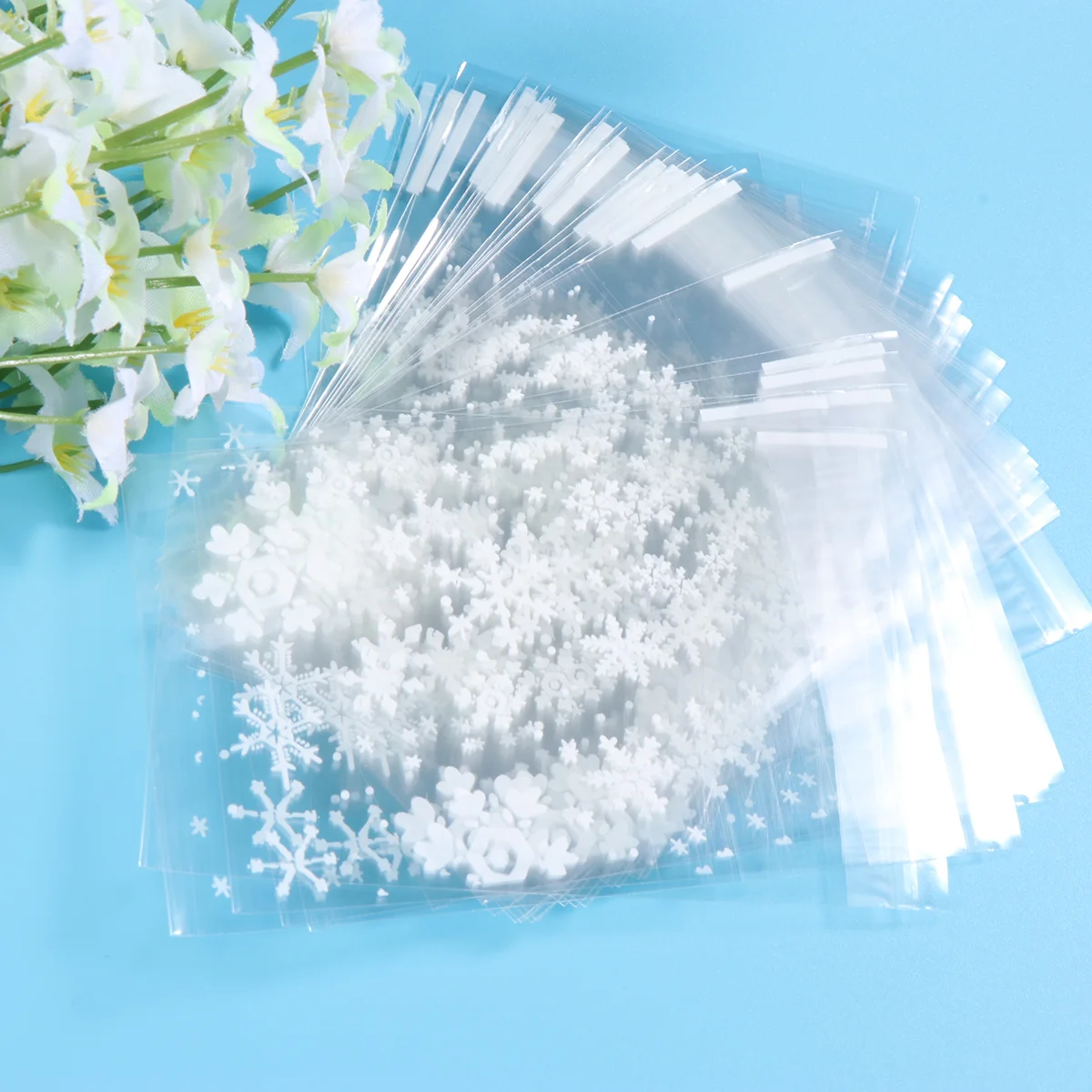 100 Pcs Clear Plastic Pouches Cookie Bread Loaf Bags Self-adhesive Bags Handmade Soap Bags for Baking Food Storage - Snowflake (