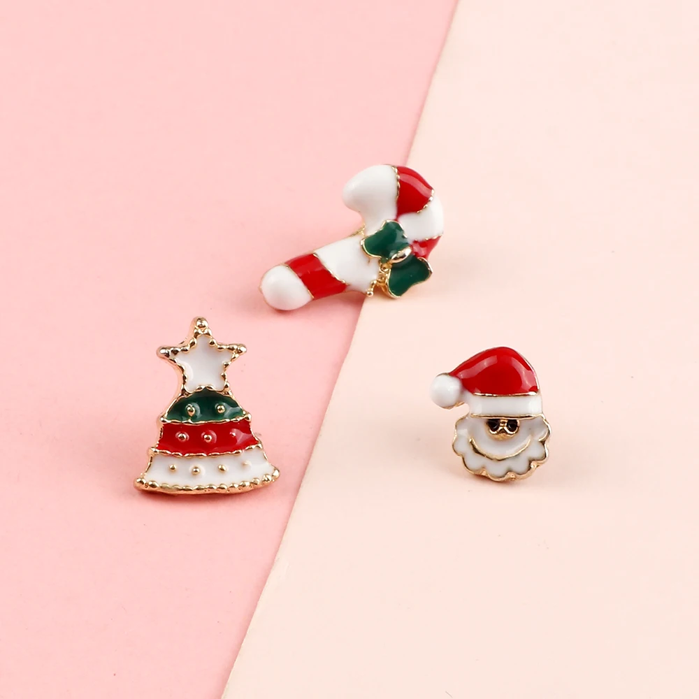 Funny Christmas Decorative Brooch Cartoon Deer Boot Sock Model Metal Pin Santa Claus Jacket Lapel Badge for Party Jewelry Gift