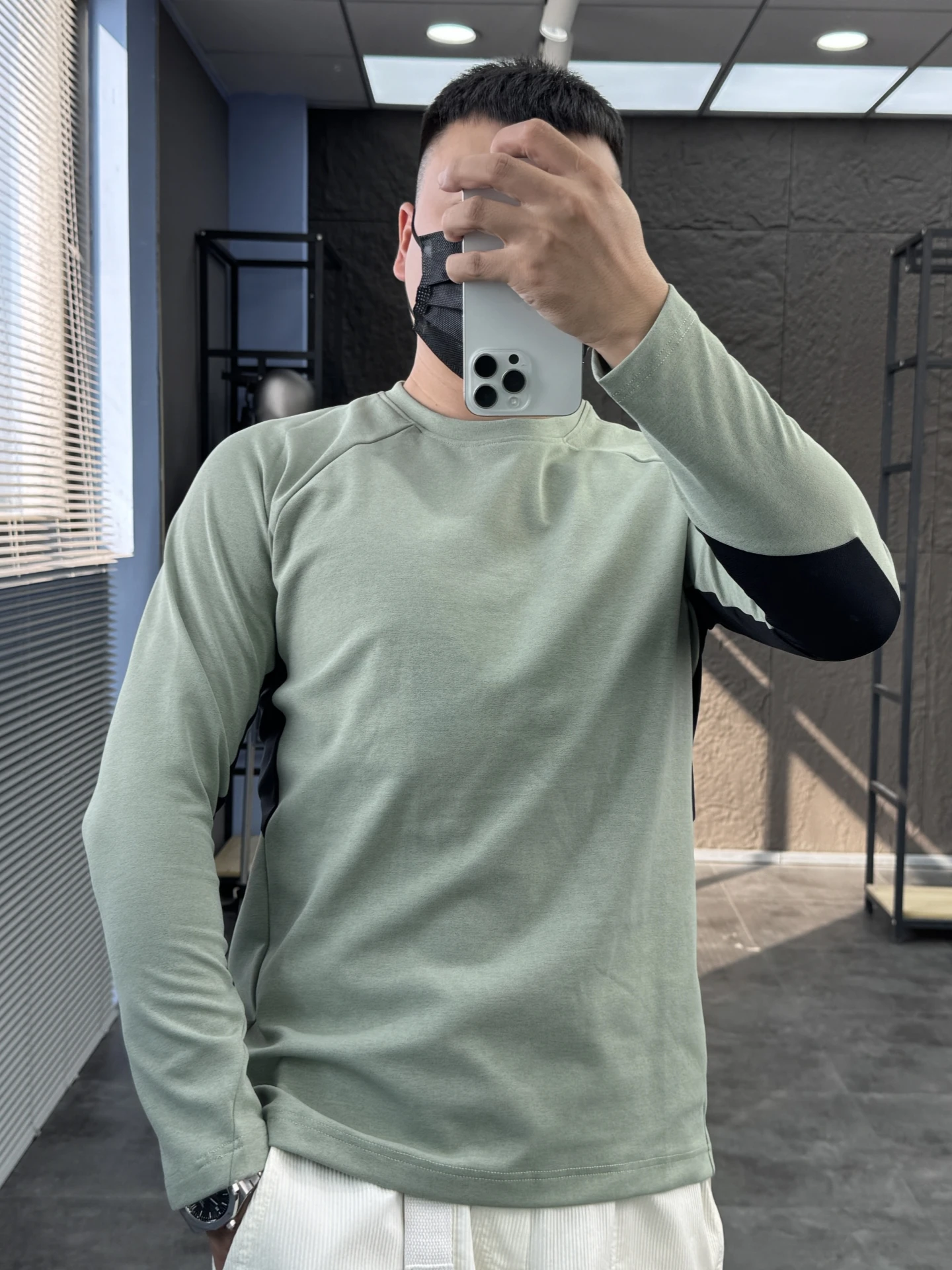 

Svip High Quali Men's Long Sve T-irt Comfortable Breathable Outdoor Casual Polyester Fiber Stand Fit round Ne