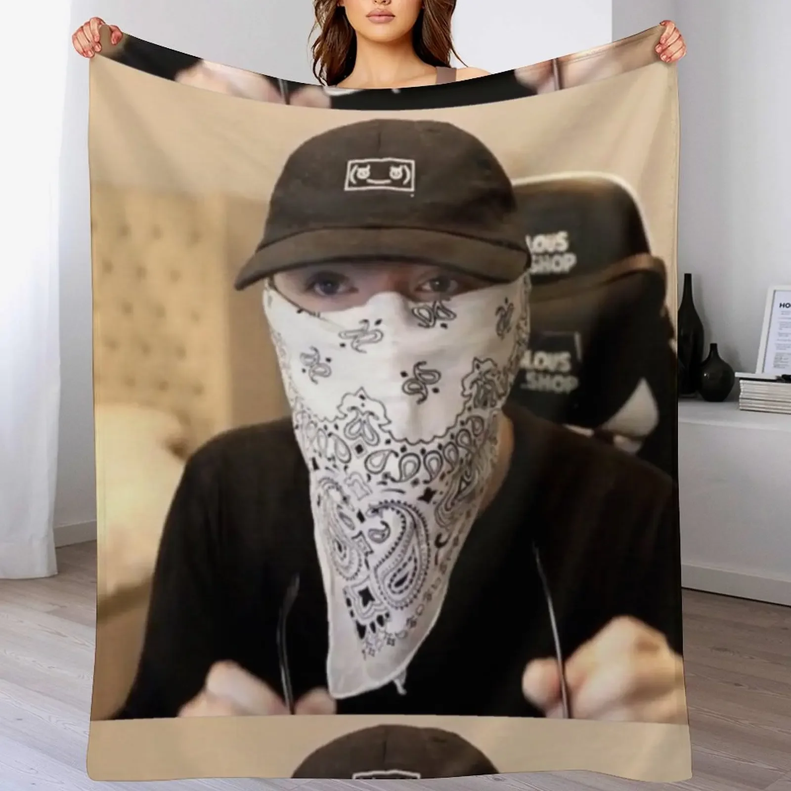 New Memeulous Eye Reveal Throw Blanket Warm Comfortable Blanket for Office Napping