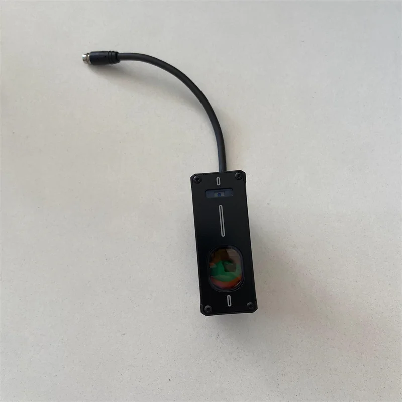 Con garantía Productos de control industrial de alta calidad originales en stock Sensor de desplazamiento láser Keyence IL-600 con un año