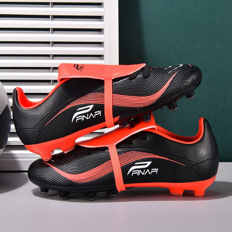 New Men Soccer Shoes Outdoor Boys Ultralight Cleats Sport Football Boots Adult Non-Slip Sport Comfortable Training Match Grass