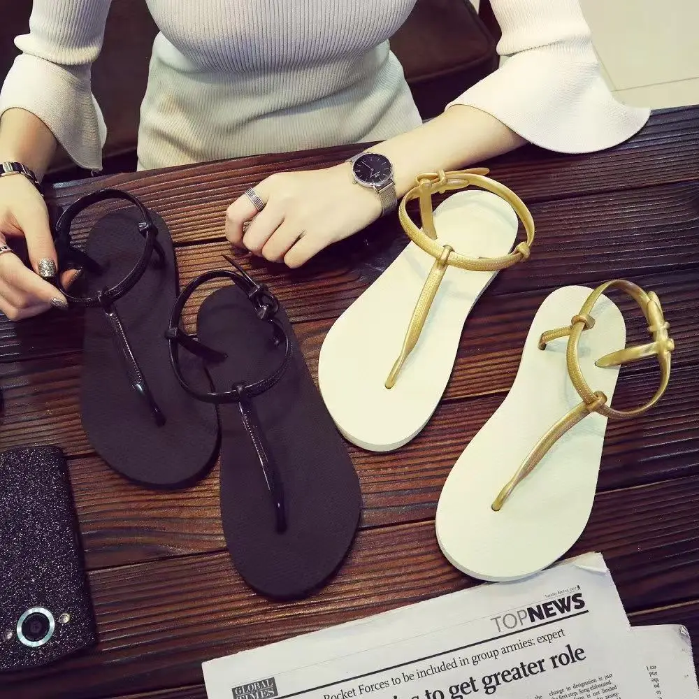 Women's Solid Color Flat Sandals 2026 Summer New Non-Slip Outdoor Breathable Comfort Sandals Fashionable Toe Picking Shoes