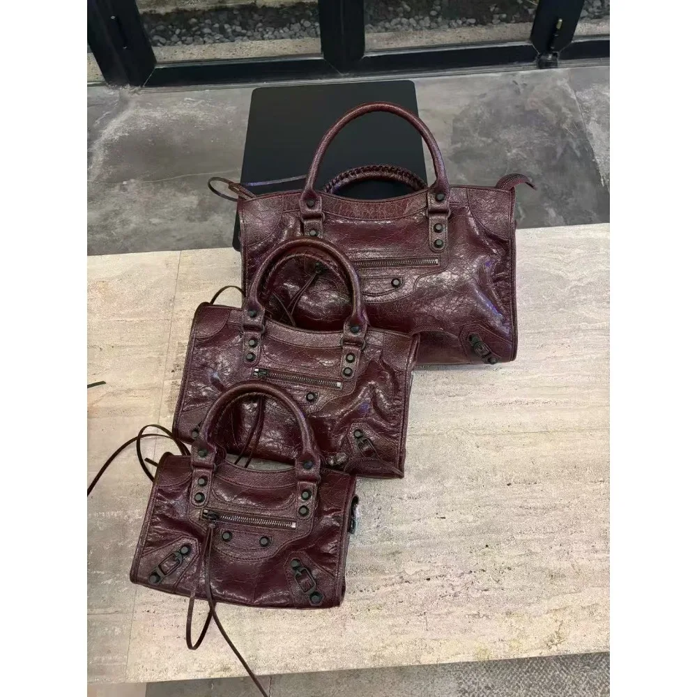 High Quality Retro French Tote First Layer Cowhide Messenger Handbag Loose and Casual Texture and High Fashion Unique Texture