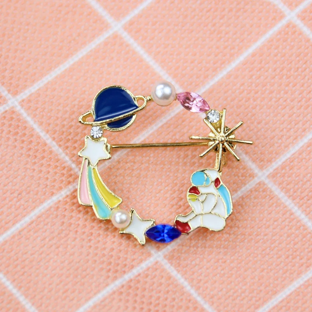 Creative Aesthetic Space Dream Astronaut Brooch Star Pin Cute Girl Heart Metal Badge Bag Decoration Anime Pins Student Ornament