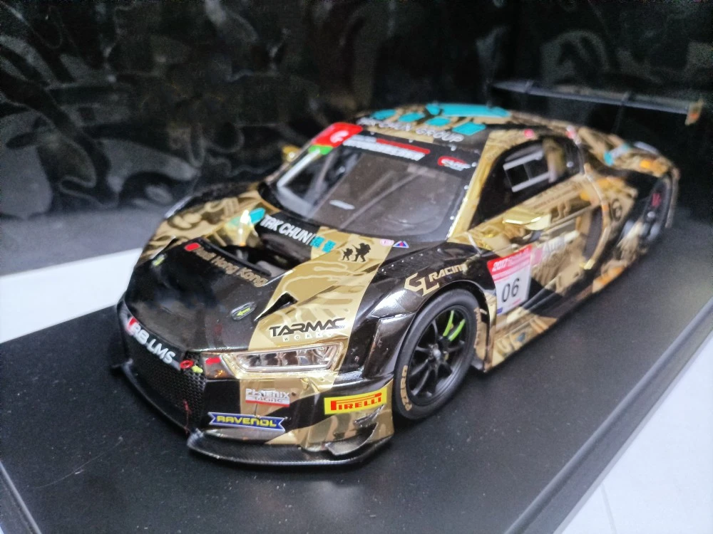 Tarmac Works 1:18 R8 LMS 2015 Simulation Limited Edition Resin Metal Static Car Model Toy Gift