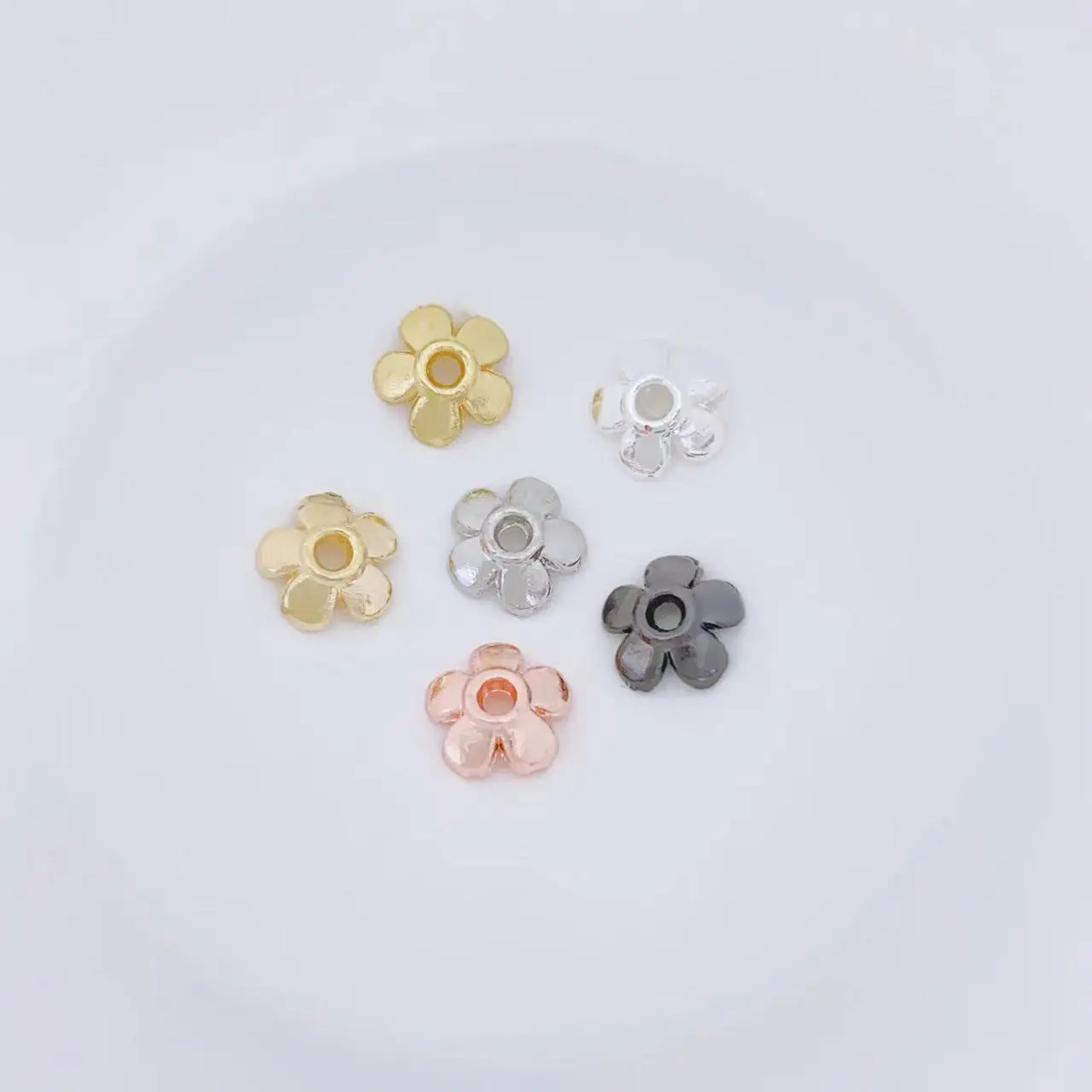 

20 штук медных позолоченных бусин-разделителей в форме цветка для браслетов и ожерелий, аксессуары для рукоделия, оптом